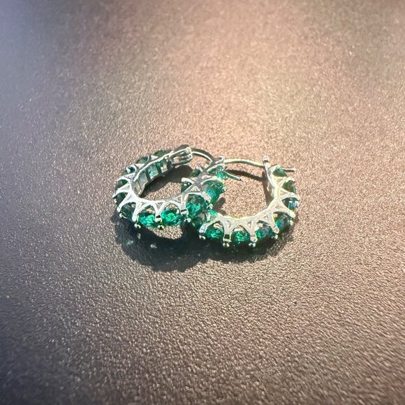 Silver Hoop Earrings With Green CZ Stones Elegant Design Fashion Jewelry - Picture 4 of 5